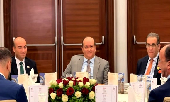 Le Premier ministre par intérim préside une cérémonie en l'honneur des représentants de la communauté nationale participant à l'IATF