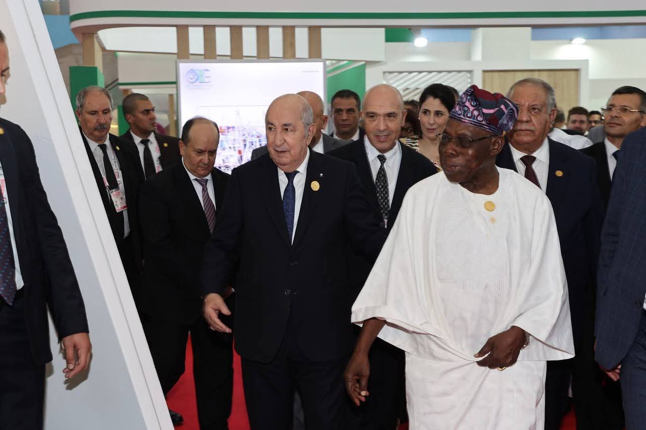 قادة أفارقة يشيدون بدور الجزائر