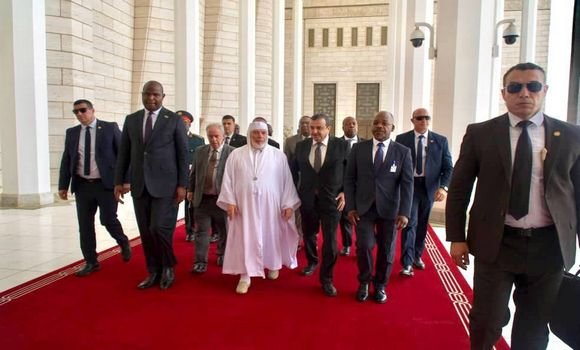 الرئيس الموزمبيقي يزور جامع الجزائر