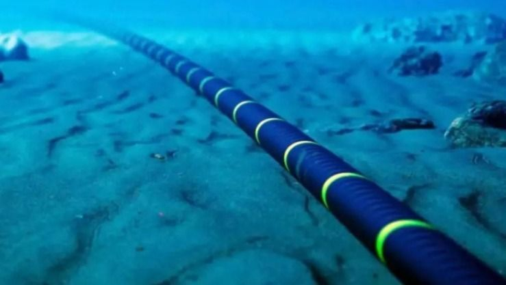 مايكروسوفت: انقطاع كابلات بحرية في البحر الأحمر يهدد ببطء الإنترنت عالمياً