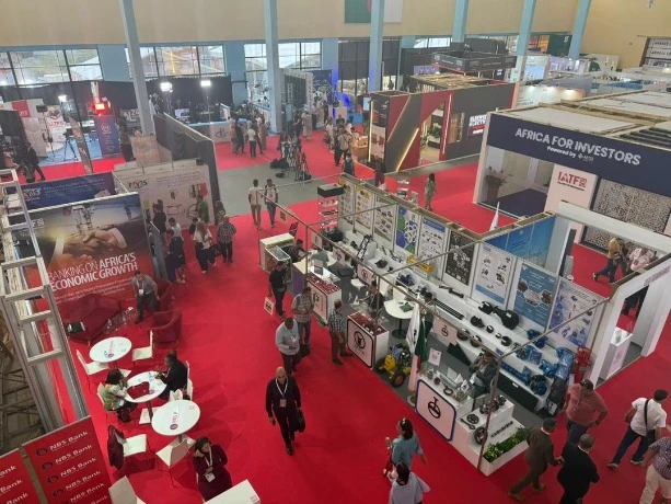 معرض التجارة البينية الإفريقية  زيارات لكبار المسؤولين و إبرام اتفاقيات مع شركاء أفارقة