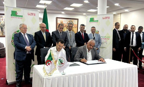IATF: signature d'un accord de coopération algéro-tunisien dans le domaine de l'imprimerie et de l'industrie papetière
