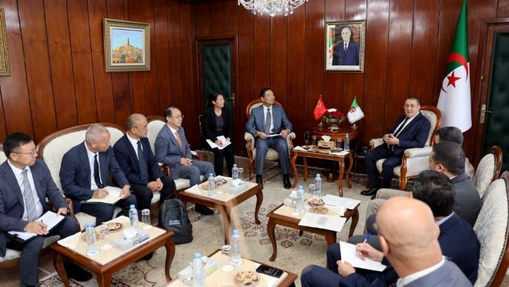 وزير الداخلية يستقبل وفدًا صينيًا لبحث تعزيز التعاون في مجابهة الكوارث والطوارئ