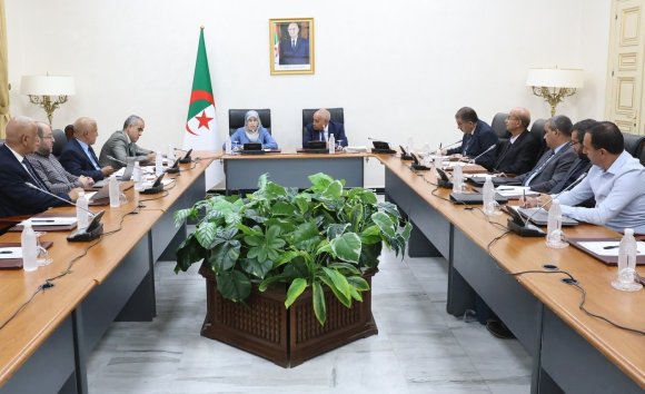 اجتماع تنسيقي حول حصيلة عملية رقمنة مديريات ومصالح مجلس الأمة