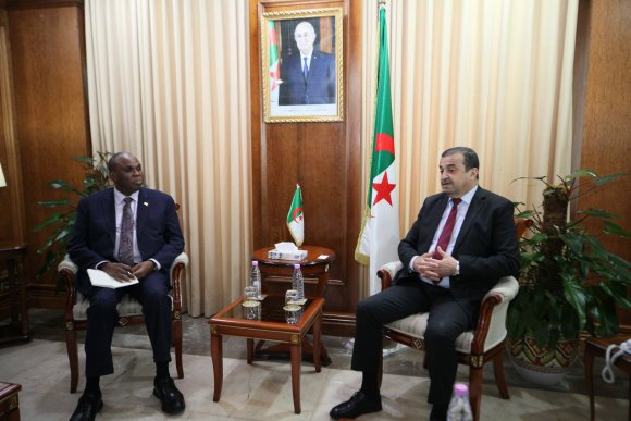 أفريكسيمبنك يؤكد استعداده دعم مشاريع الاندماج الإفريقي التي تقودها الجزائر