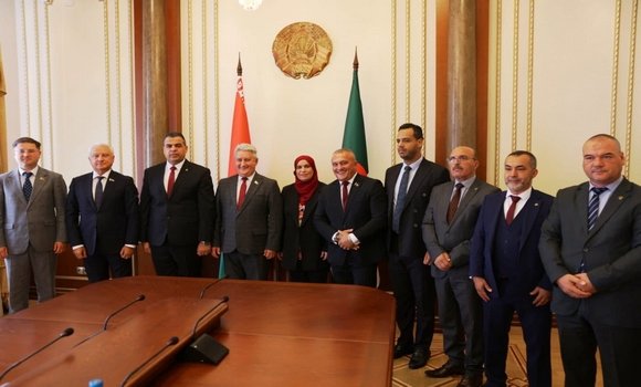 المجلس الشعبي الوطني : وفد مجموعة الصداقة البرلمانية الجزائر- بيلاروس يبحث مع نظرائه سبل تعزيز التعاون المشترك