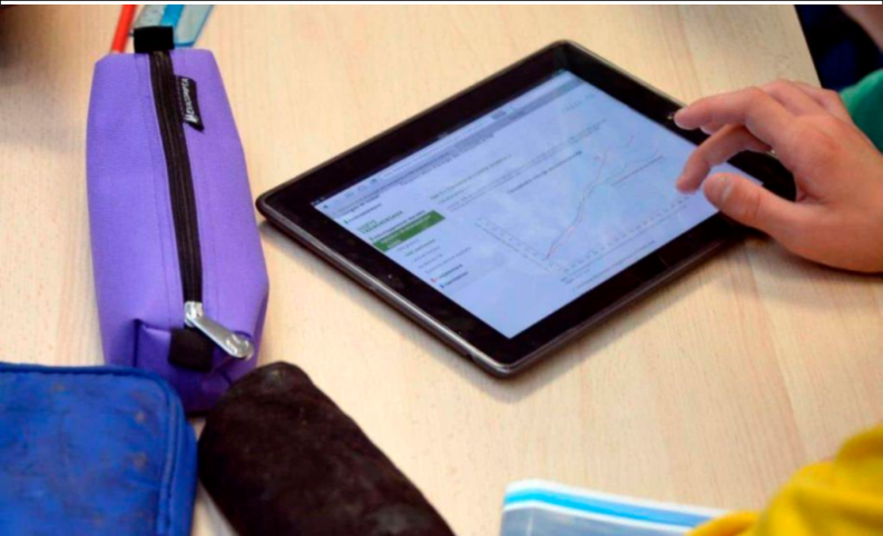 Macron parachève le processus  de remilitarisation de la France