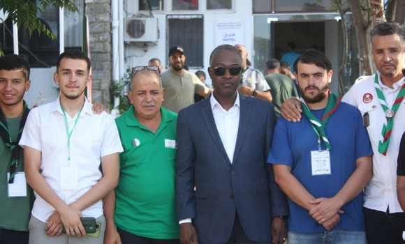 Hidaoui visite le camp de formation des jeunes médiateurs pour la prévention de la toxicomanie à Alger