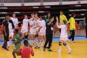 الطبعة ال 32 لكأس افريقيا لكرة اليد لأقل من 17 سنة : سيدات الجزائر يفزن على بوركينا فاسو 26-21 ويواجهـن مصر غدا  في داربي شمال أفريقيا