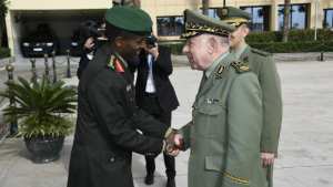 الفريق أول السعيد شنڨريحة  يستقبل رئيس أركان الدفاع لجمهورية رواندا
