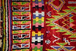 Les tapis du Sud : entre désert, mémoire et fibres tissées