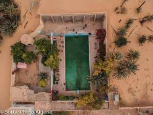 Sidi Othmane est le nom de la source thermale qui alimente la piscine municipale de Béni Abbès (et une grande partie de l’oasis).