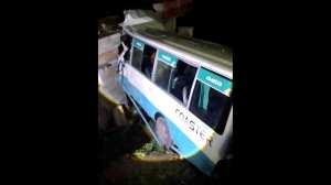 Algérie (Ouled Rabah/Jijel)  -  Un bus percute une habitation, 15 blessés