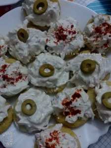 Tartelettes sablées salées au thon, crème fraîche et paprika