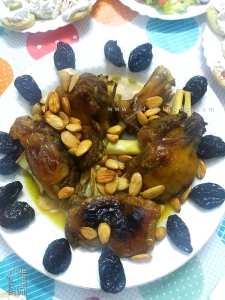 Mhamar tlemcénien à l’agneau, pruneaux et amandes