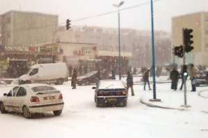 Algérie (Tiaret) - La ville s'est couverte d'un très joli manteau blanc:  «On n'avait pas vu ça depuis 14 ans !»