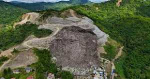 Planète (Asie) - Effondrement d'une décharge géante aux Philippines: au moins huit morts et une trentaine de personnes recherchées sous les décombres