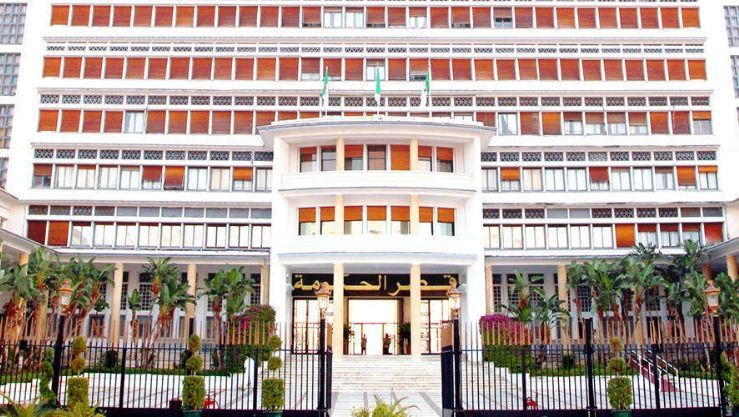 انضمام عشرة وزراء جدد .. تشكيلة حكومة سيفي غريب