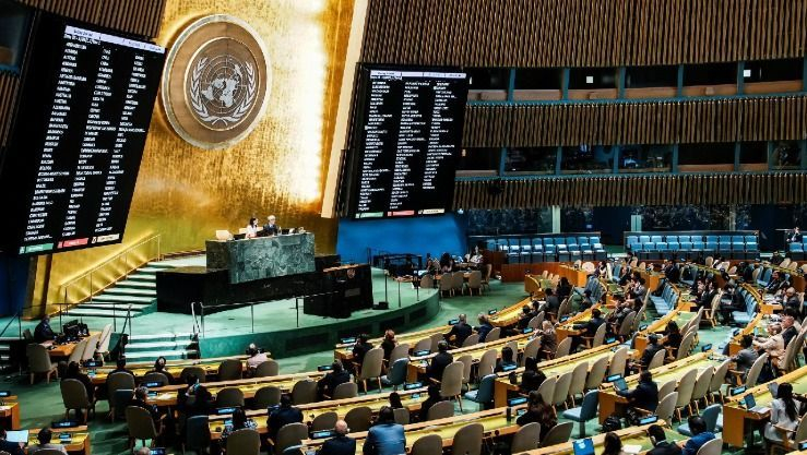 بأغلبية 142 دولة .. الأمم المتحدة تتبنى مشروع قرار يؤيد إقامة دولة فلسطينية مستقلة