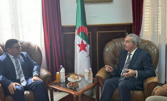 Le président du HCLA reçoit l'ambassadeur de la République de Nicaragua en Algérie   