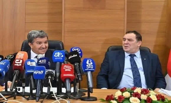 زهير بوعمامة يستلم مهامه على رأس وزارة الاتصال