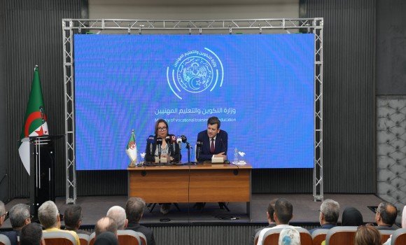 نسيمة أرحاب تستلم مهامها كوزيرة التكوين والتعليم المهنيين