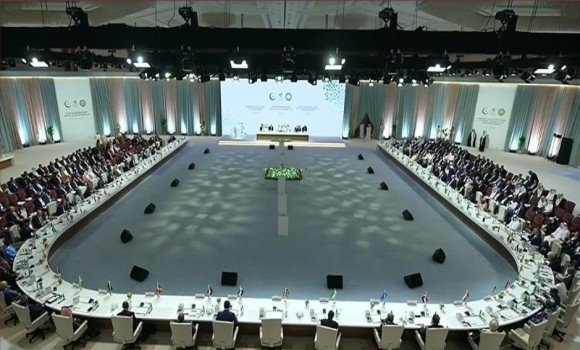 القمة العربية الاسلامية الطارئة: التشديد على ضرورة اتخاذ موقف موحد لرد 