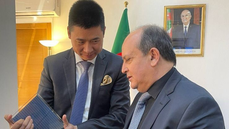 شراكة جزائرية صينية لصناعة اللوحات الشمسية محليا