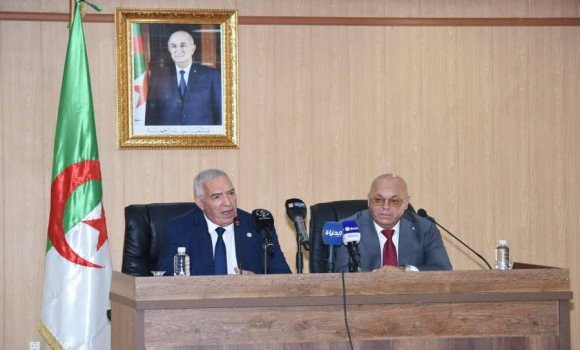 Abdelmalek Tacherift prend ses fonctions de ministre des Moudjahidine et des Ayants-droit