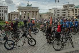 Planète (Europe) - 12 jours de voiture par personne et par an, cette mesure qui divise l’Allemagne