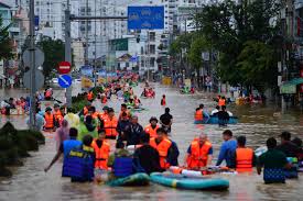 Planète (Asie) - Inondations record au Vietnam: au moins 90 morts en une semaine