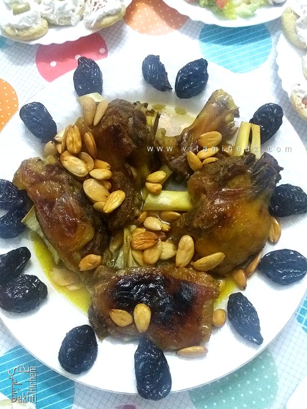 Mhamar tlemcénien à l’agneau, pruneaux et amandes
