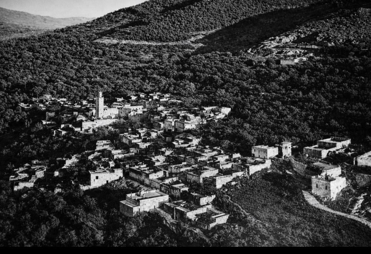 Le Mausolée et la Mosquée de Sidi Boumediene à El Eubbad, Tlemcen : Un Sanctuaire Historique Capturé par une Photo Aérienne Mystérieuse