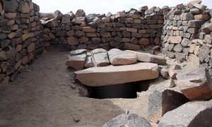 Algérie (Abalessa/Tamanrasset) -  Le mausolée de la reine Tin Hinan accueille des touristes russes