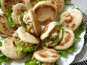 🥪 خبز مصغر محشي بسلطة التونة والخضر