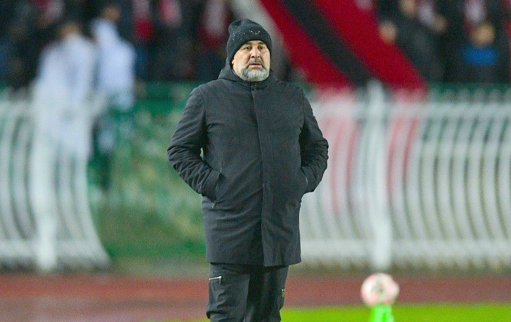 Alger (Football) - Alors que l’USM Alger continue à briller en Coupe de la CAF: qui veut déstabiliser Benchikha ?