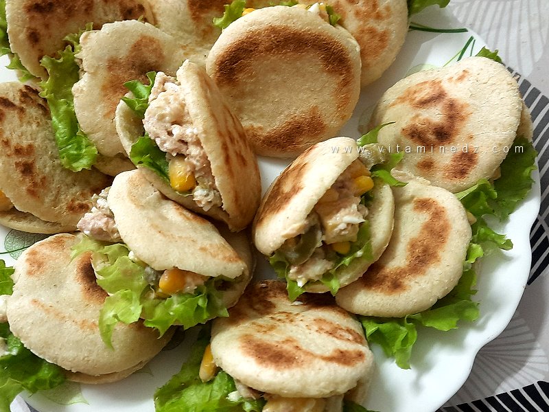 🥪 خبز مصغر محشي بسلطة التونة والخضر