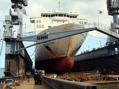 Etrange conflit entre cadres                                    ERENAV ' UNITE D'ALGER