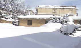 ثلوج على ولايات النعامة و البيض و أقصى شمال بشار