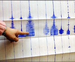 تسجيل 25 دراسة خاصة بالوقاية من الزلازل خلال المخطط الخماسي الجديد                                    فيما أكد وزير السكن أن منكوبي المسيلة سيتم إسكانهم قبل فصل الشتاء