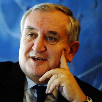 Plusieurs dossiers économiques à ficeler                                    JEAN-PIERRE RAFFARIN LE 24 NOVEMBRE À ALGER