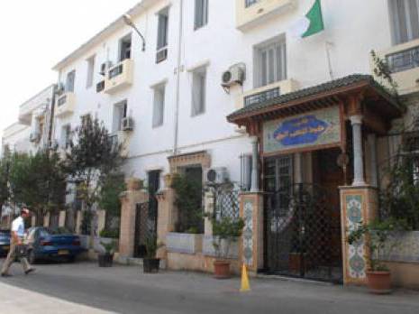 L'enjeu d'une déliquescence programmée                                    Le FLN divisé en quatre