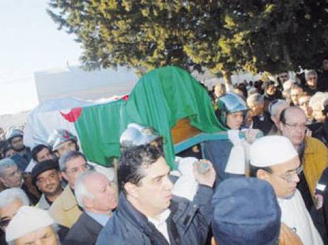 Le dernier hommage                                    Abdelhamid Mehri inhumé hier au cimetière Sidi Yahia à Alger
