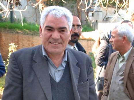 Le FFS ouvre un débat national pour pouvoir trancher sur sa participation aux législatives                                    L'état major du parti a programmé des rencontres avec la base militante à partir d'aujourd'hui