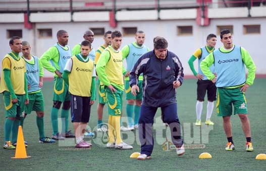 JSK : Ighil annonce : «Je serai jeudi à l'entraînement»