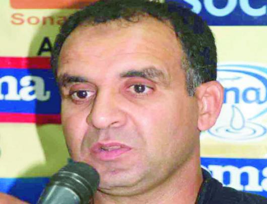 رئيس شباب باتنة يتوعد اللاعبين المتخاذلين                                    المدرب روابح ينقل تدريبات الفريق إلى عين التوتة