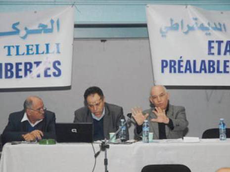 Des juristes et des politiques critiquent                                    Diplomatie et réformes en Algérie