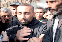 Le jeune Abdallah, blessé par un policier à Mostaganem succombe à ses blessures                                    SON FRERE MADANI RECLAME JUSTICE