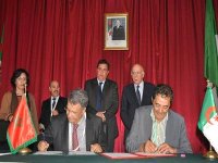 Forum algéro-marocain : signature de trois conventions
