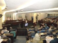 Large débat politique sur le projet de loi sur les partis avant son examen par le parlement